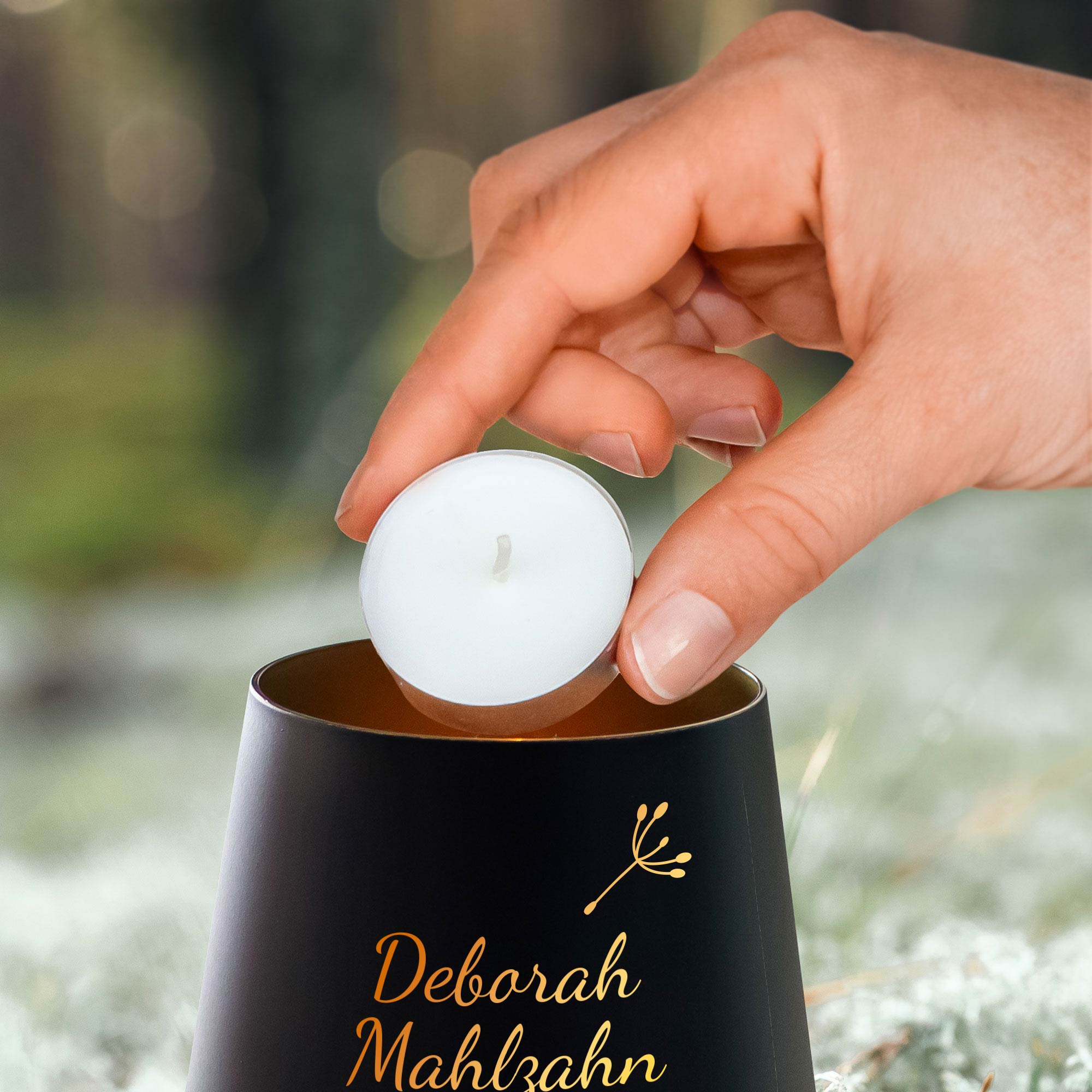 Personalisiertes Windlicht mit Trauerblume - Schwarz Gold