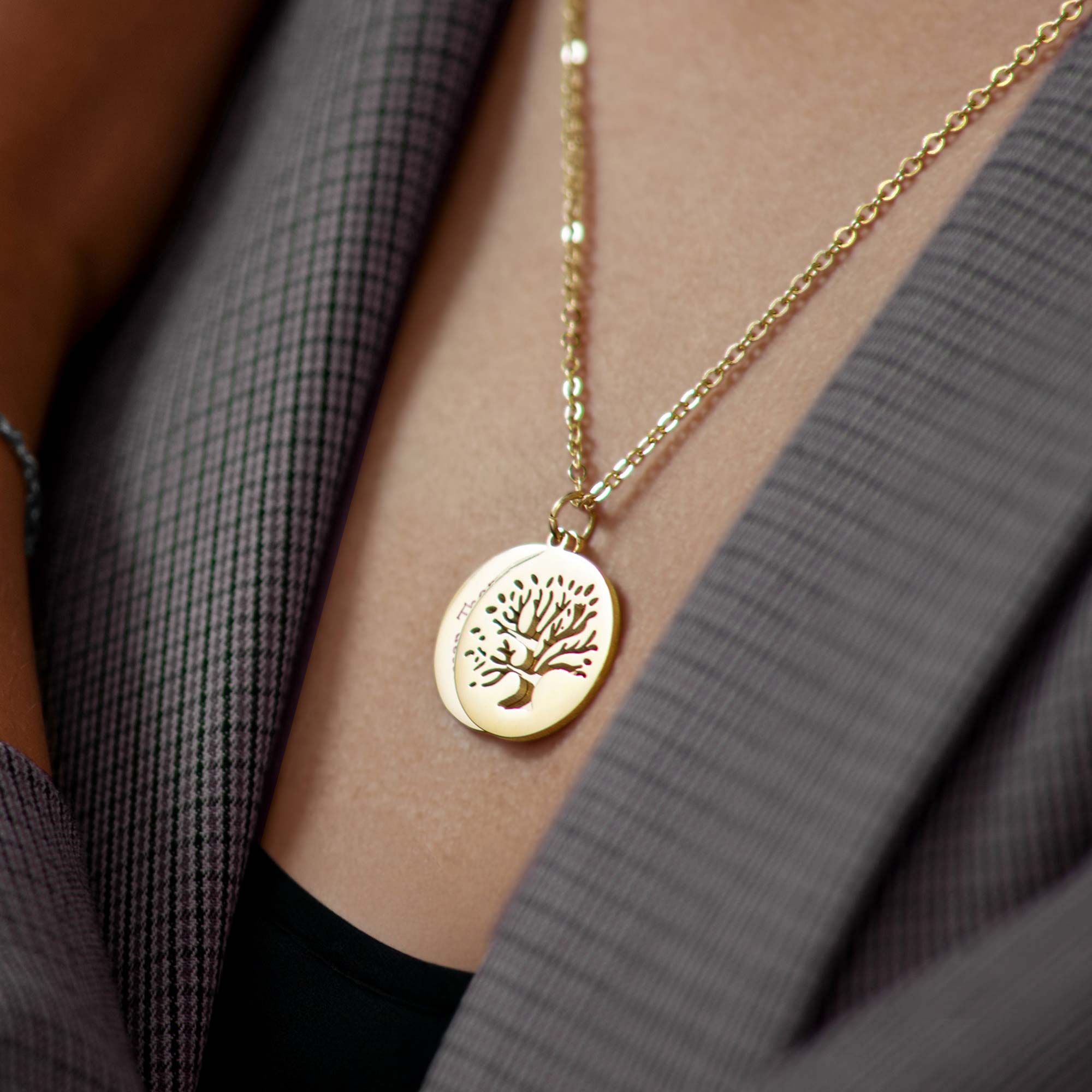 Personalisierte Halskette Gold mit 2 Anhängern - Lebensbaum